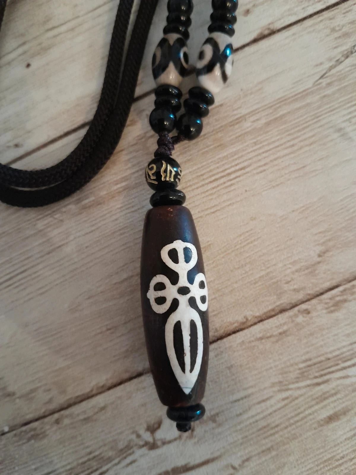 Colar com pingente de madeira e olhos de ágata tibetana Nº02 – photo 2